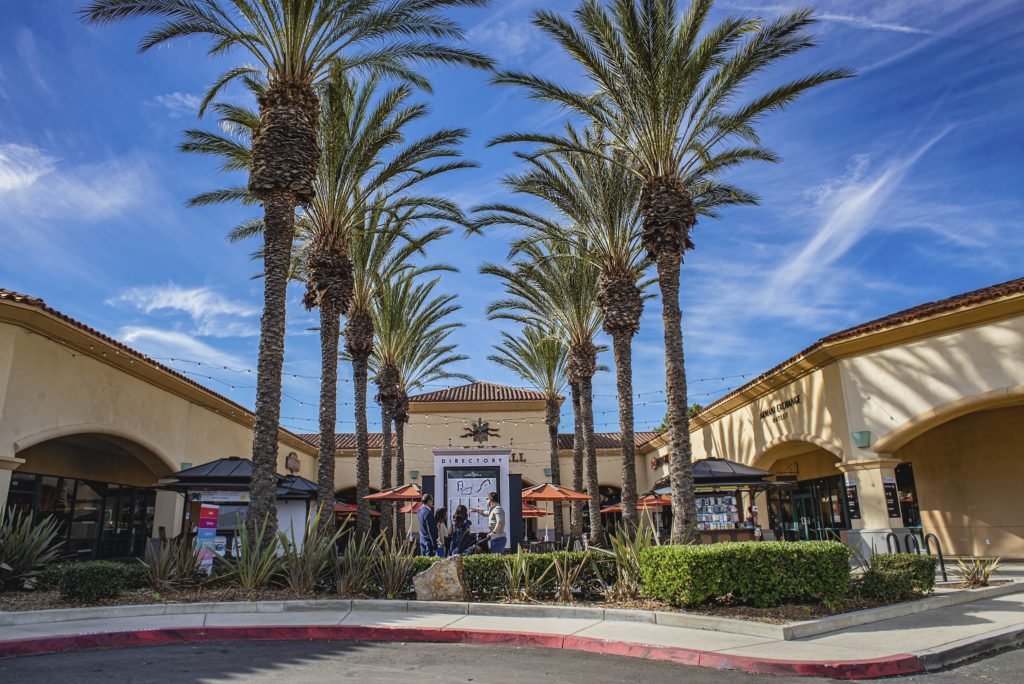 Desert Hills Premium Outlets - Heading out to Palm Springs for